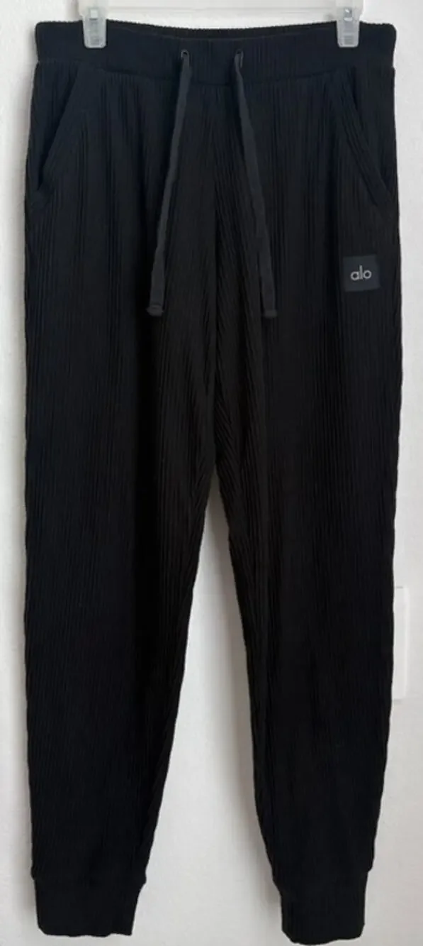 ALO Yoga Muse Ribbed Joggers in Black